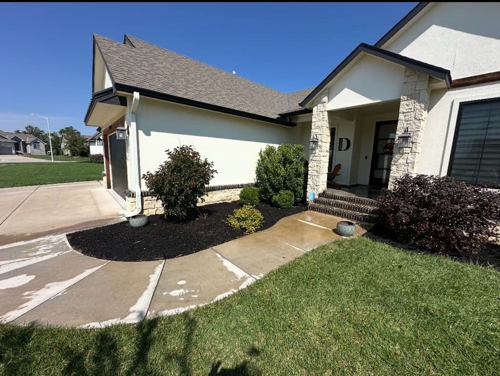 Gallery photos for Stunning Home Makeover with Exterior Softwash: Image #2